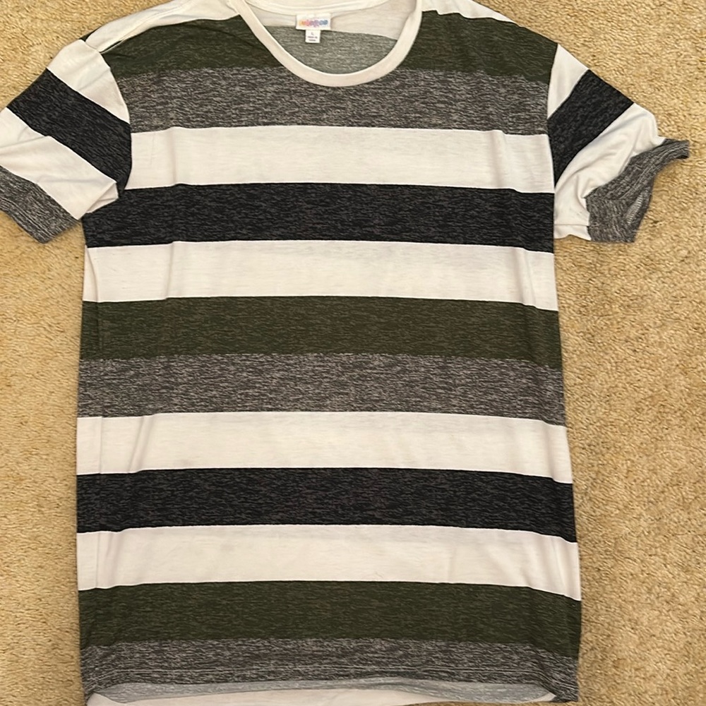 LuLaRoe tshirt